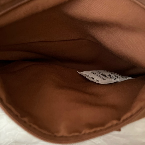 AnaFirenze Brown Tote Bag SyntheticLeather BuckleAccent Zip/Snap ClosureFLAWED - Picture 6 of 16